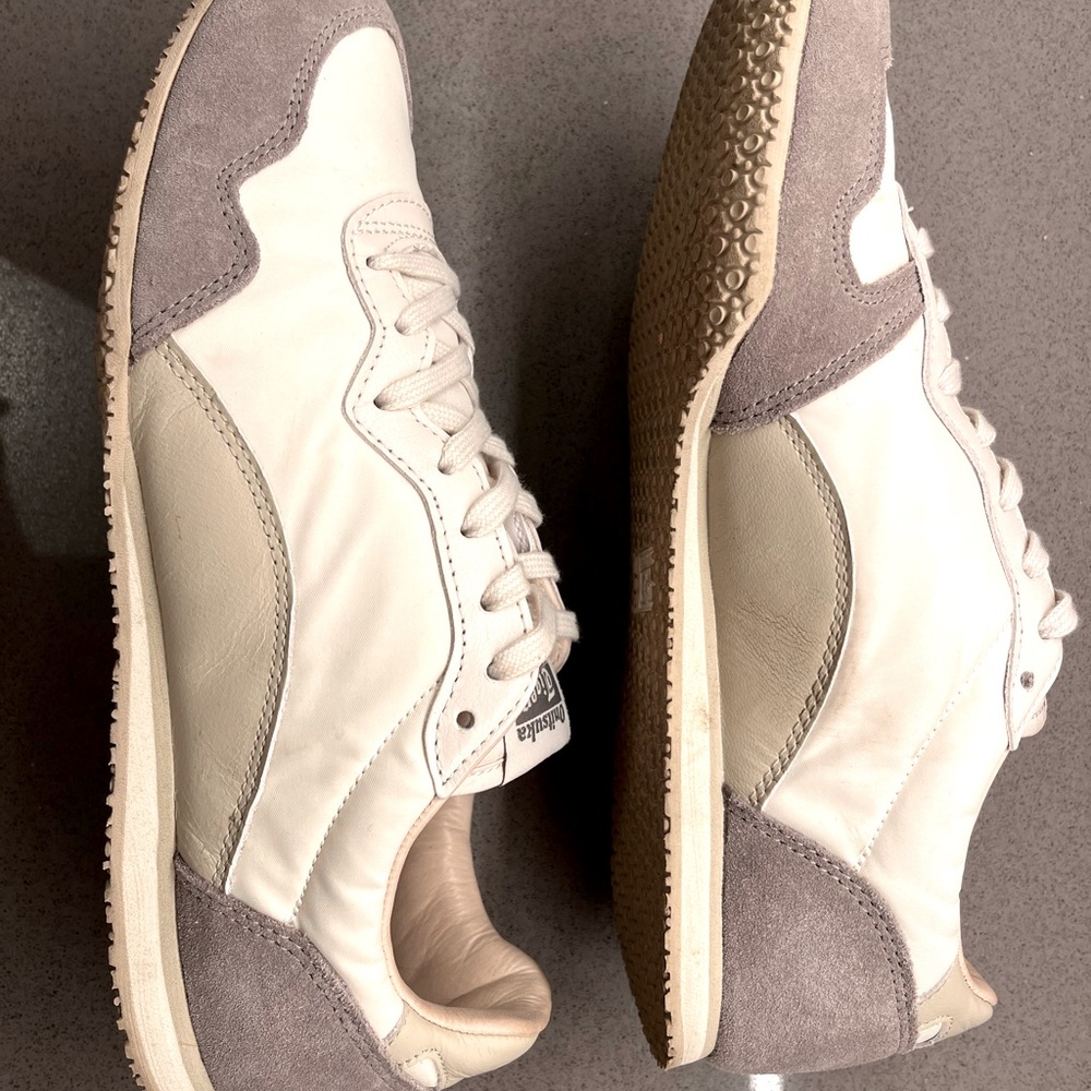 Onitsuka tiger serrano CL cream/putty color in size 8